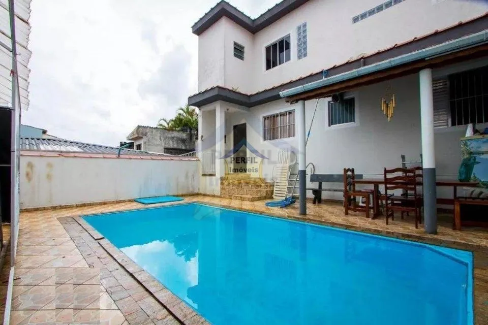 LINDA CASA ! ÓTIMA LOCALIZAÇÃO ! À VENDA Venda no Parque Novo Oratório, SANTO ANDRÉ.