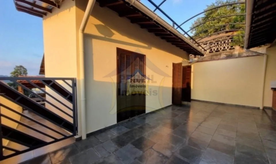 Lindissíma Casa para Venda no bairro Centro Alto. OPORTUNIDADE!