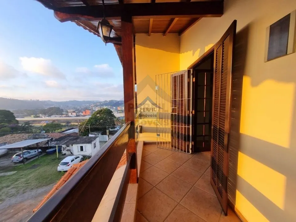 Lindissíma Casa para Venda no bairro Centro Alto. OPORTUNIDADE!