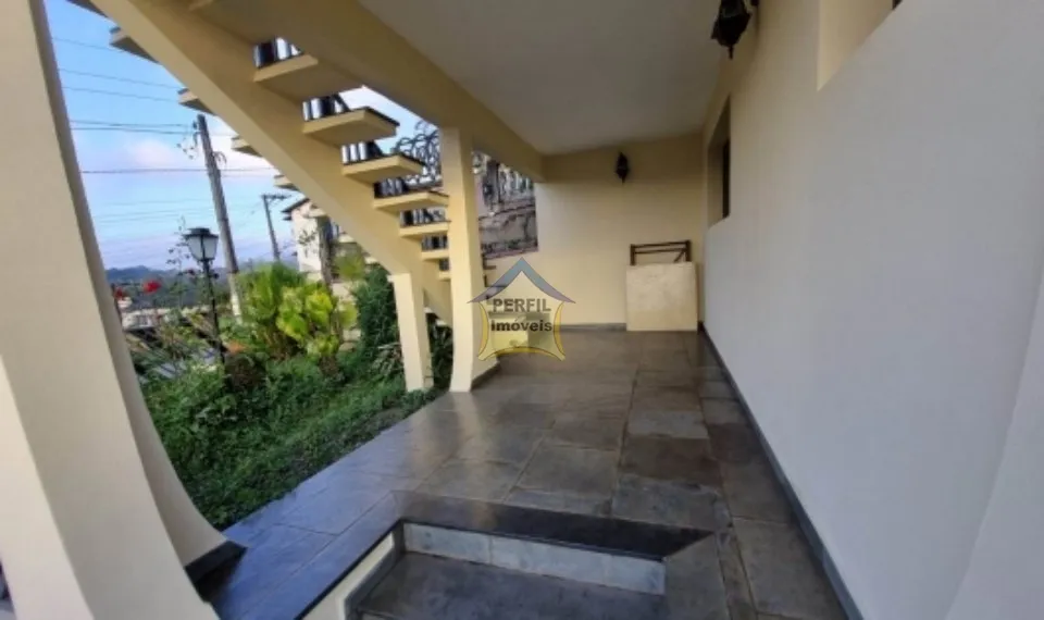 Lindissíma Casa para Venda no bairro Centro Alto. OPORTUNIDADE!