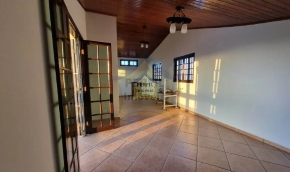 Lindissíma Casa para Venda no bairro Centro Alto. OPORTUNIDADE!