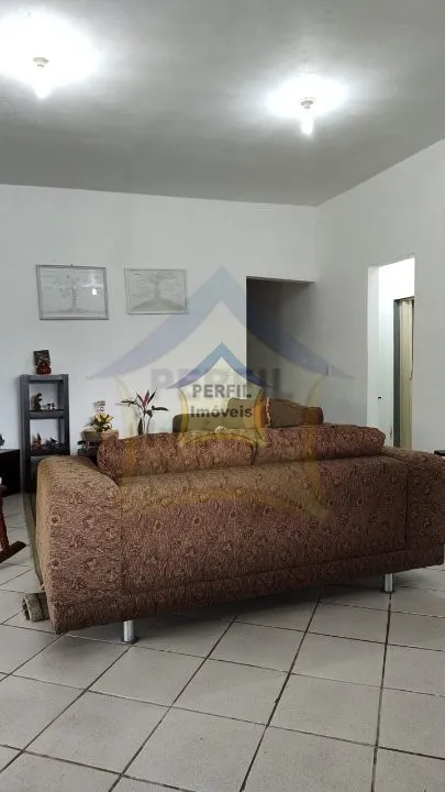 Chácara à Venda no bairro Palmeiras, Suzano- 5 dorm, 1 suíte, 236,32 m, 8.100 m