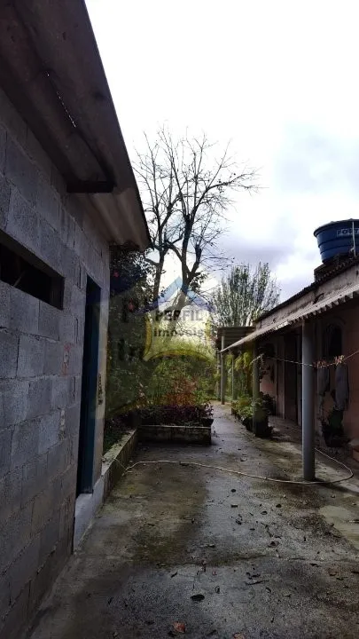 Chácara à Venda no bairro Palmeiras, Suzano- 5 dorm, 1 suíte, 236,32 m, 8.100 m