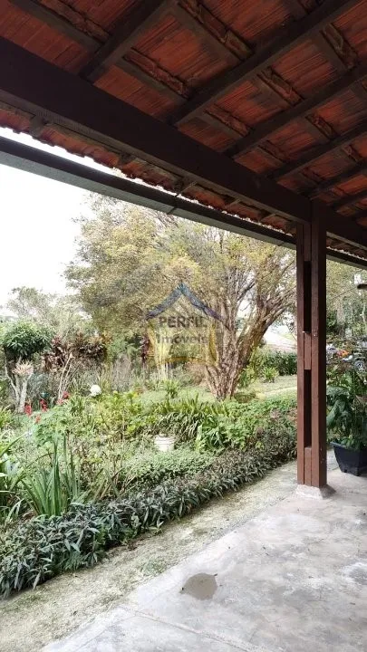 Chácara à Venda no bairro Palmeiras, Suzano- 5 dorm, 1 suíte, 236,32 m, 8.100 m