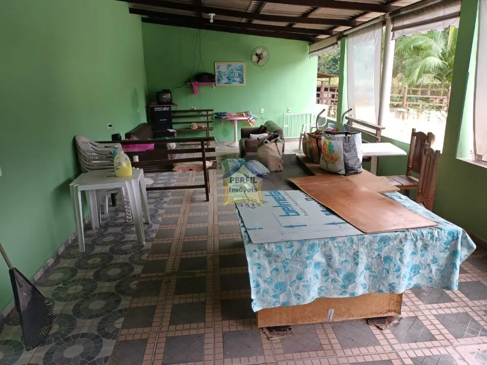 Chácara à Venda em Suzano- bairro Jardim Três Américas, 6 dorm, 4600 m