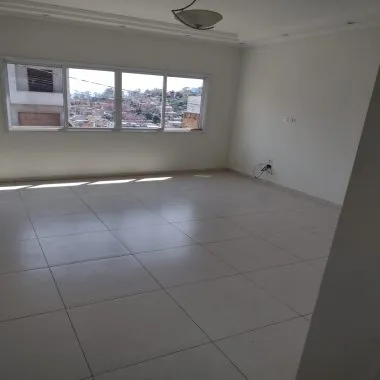 Sobrado à Venda no bairro Condomínio Maracanã, Santo André 2 dorm, 1 suíte, 5 vagas, 179 m