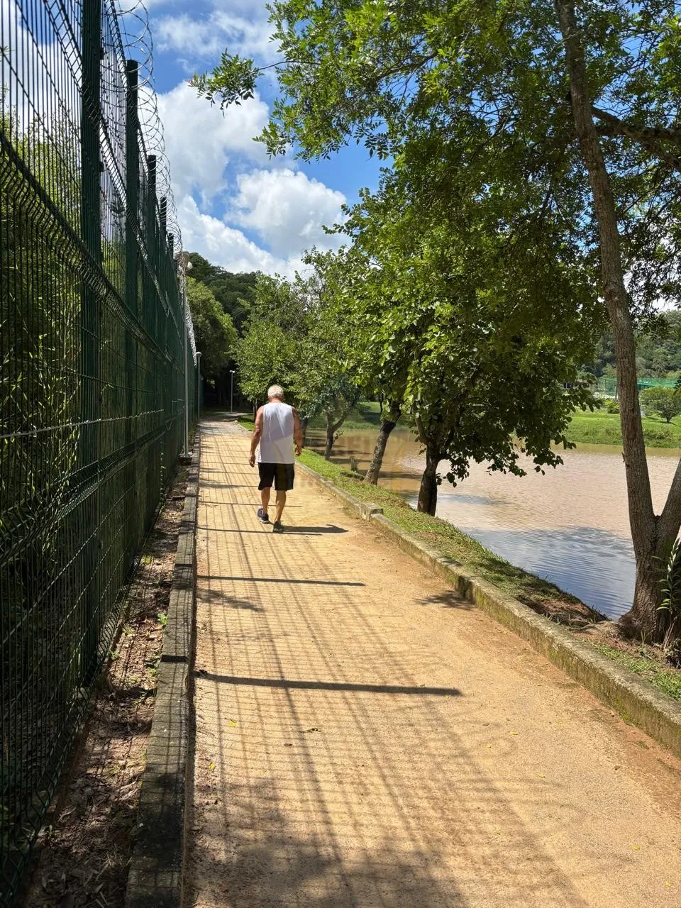Terreno em Condomínio à Venda em Itatiba-bairro Residencial Fazenda Serrinha, 300 m.