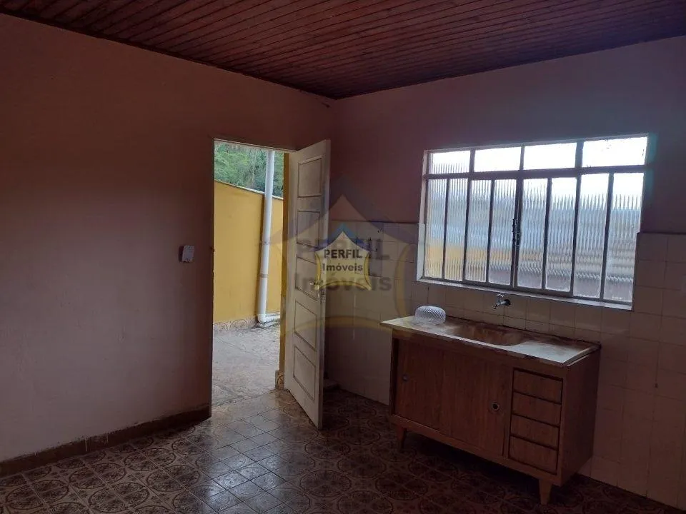 Linda Casa Térrea para Venda no Bairro Roncon , Ribeirão Pires/ 2 dorms, 2 vagas, 150 mt.