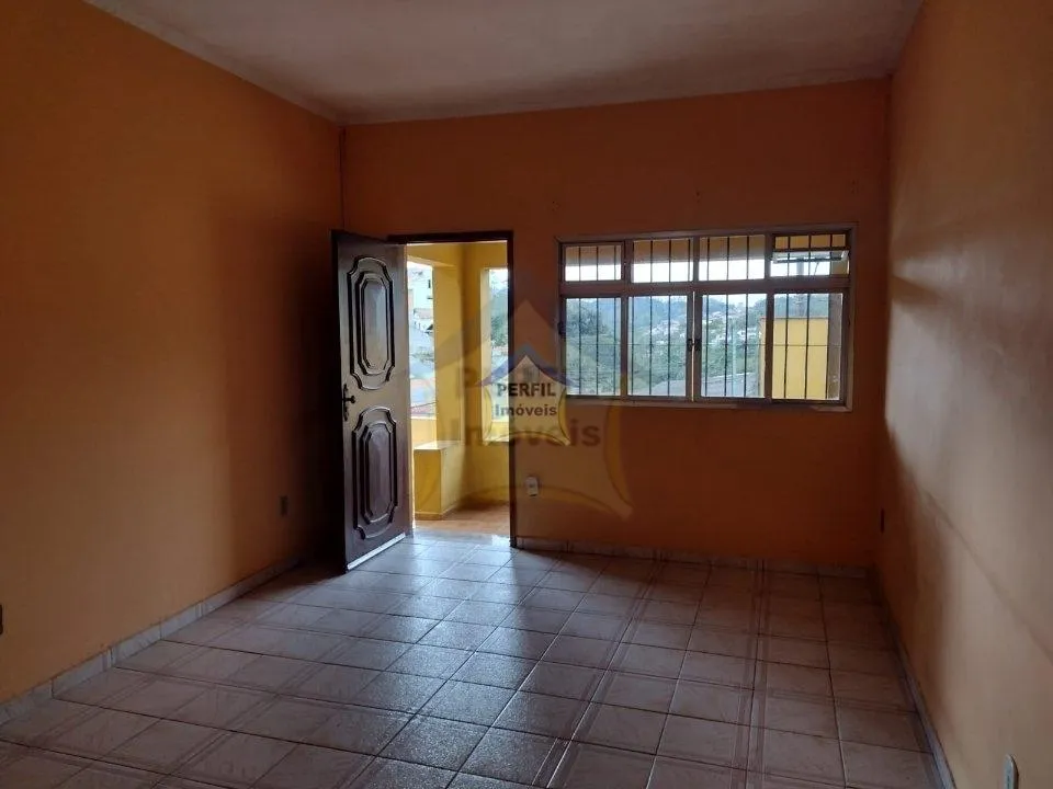 Linda Casa Térrea para Venda no Bairro Roncon , Ribeirão Pires/ 2 dorms, 2 vagas, 150 mt.