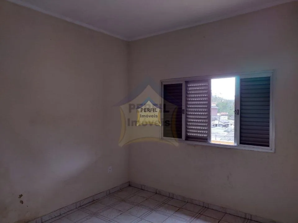 Linda Casa Térrea para Venda no Bairro Roncon , Ribeirão Pires/ 2 dorms, 2 vagas, 150 mt.