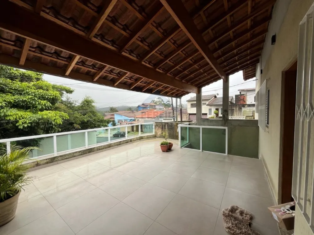 Linda Casa Térrea  de esquina à venda -Sta.  Luzia Ribeirão Pires