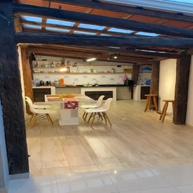 APARTAMENTO à venda em SCS / Baeta Neves