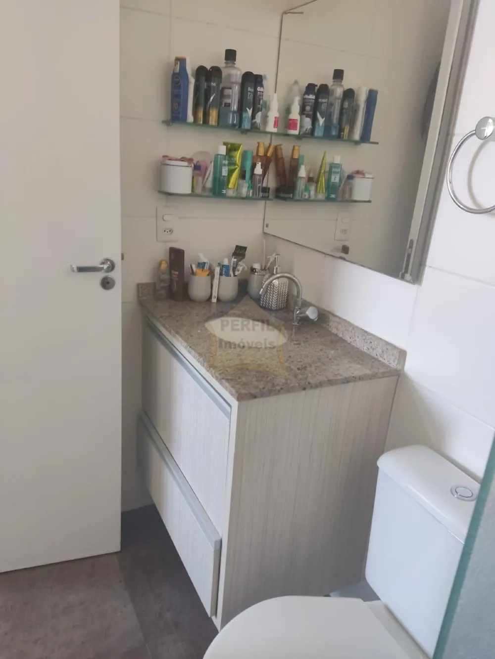 Apartamento à venda em Taubaté /3 dorms, 2 banheiros .