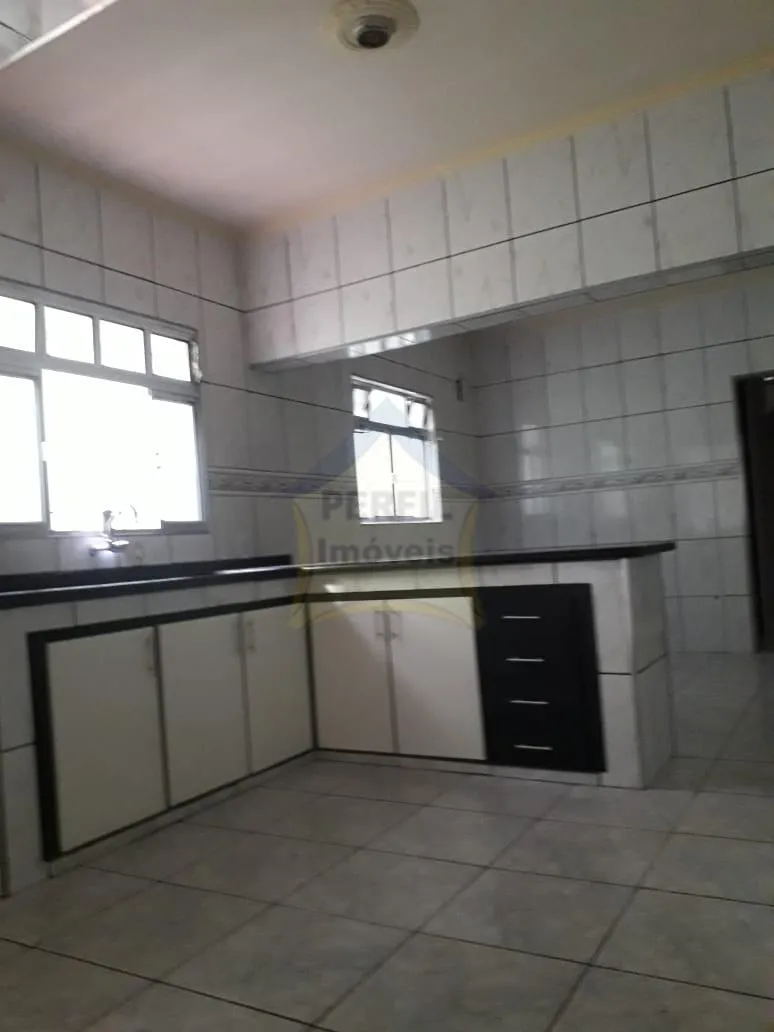 Lindo sobrado com 4 dormitorios sendo 2 suítes a venda em Mauá !