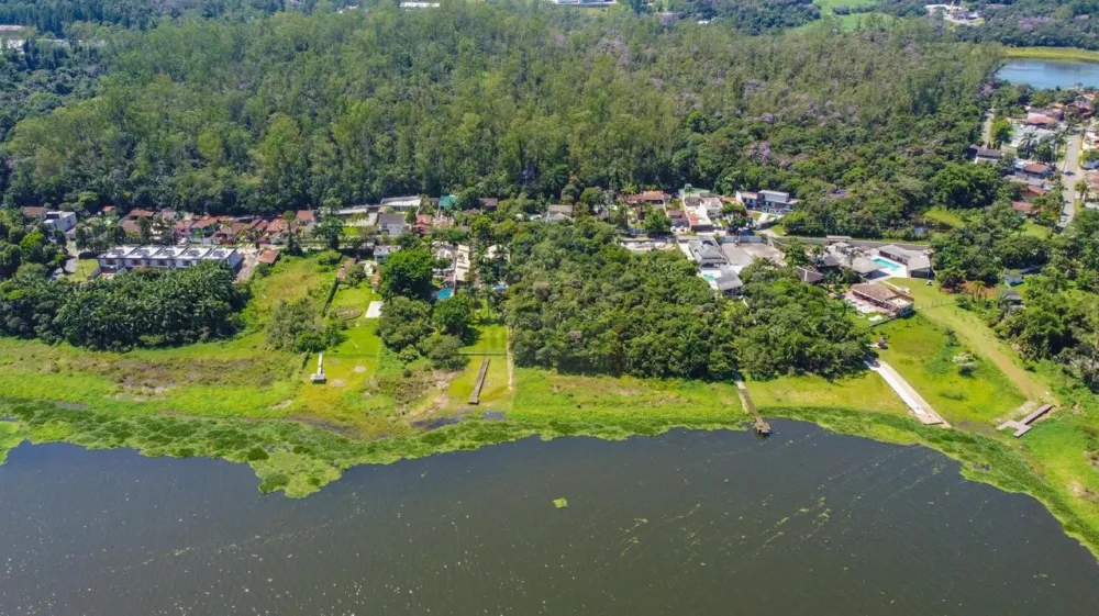 Sobrado 4 quartos para Venda no bairro Represa em Ribeirão Pires