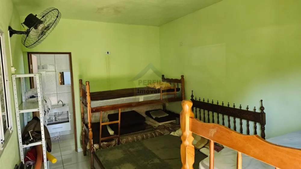 Sítio / Chácara 3 quartos para Venda no bairro Loteamento Chácaras Ingrid em Taubaté
