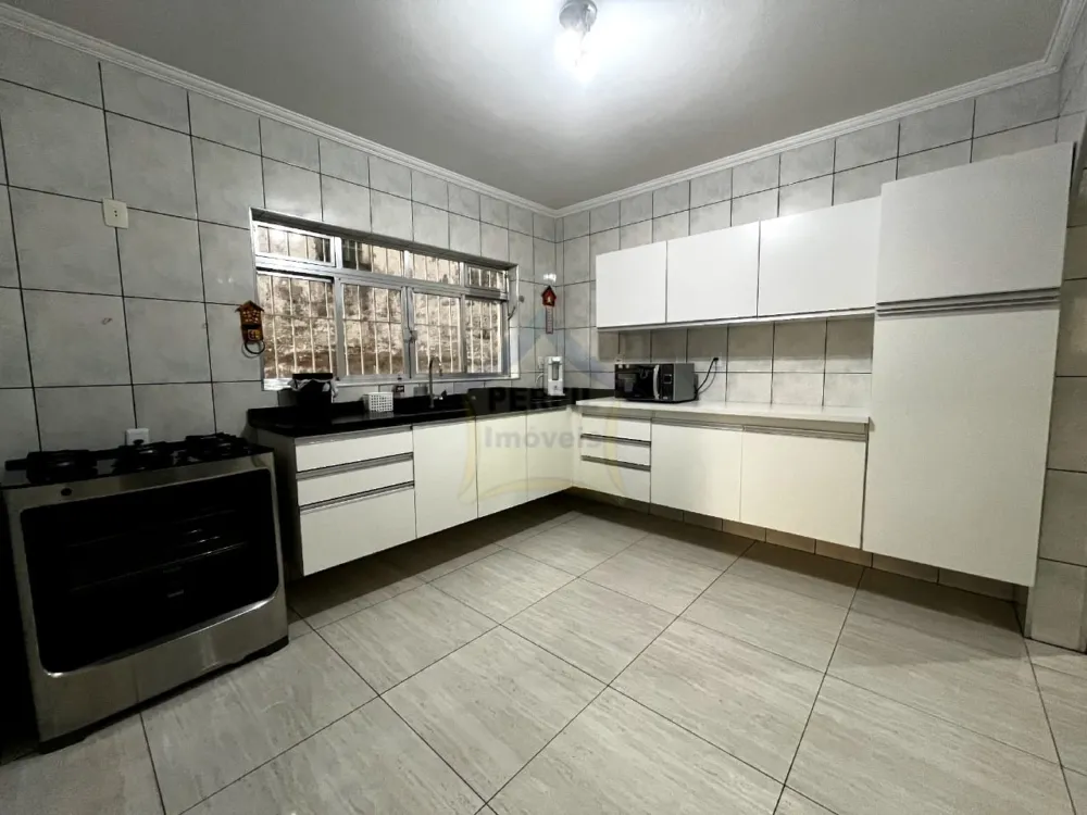 Sobrado 4 quartos para Venda no bairro Vila Curuçá em Santo André