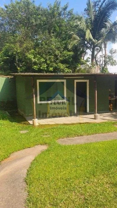 LINDA CASA à  venda no   bairro Jardim Clube de Campo, com3 dorm, 1 suíte, 200 m de  área construída