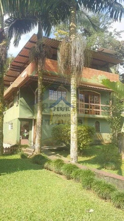 LINDA CASA à  venda no   bairro Jardim Clube de Campo, com3 dorm, 1 suíte, 200 m de  área construída