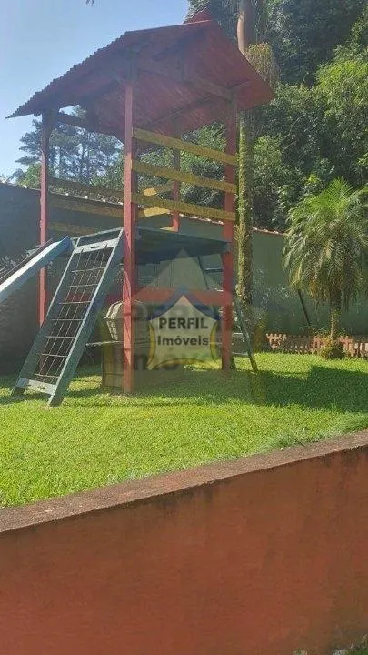 LINDA CASA à  venda no   bairro Jardim Clube de Campo, com3 dorm, 1 suíte, 200 m de  área construída