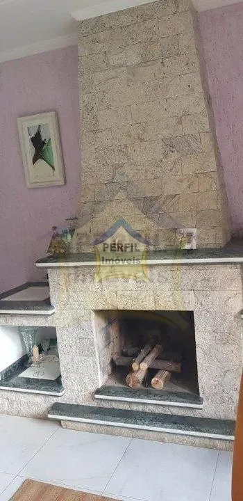 LINDA CASA à  venda no   bairro Jardim Clube de Campo, com3 dorm, 1 suíte, 200 m de  área construída