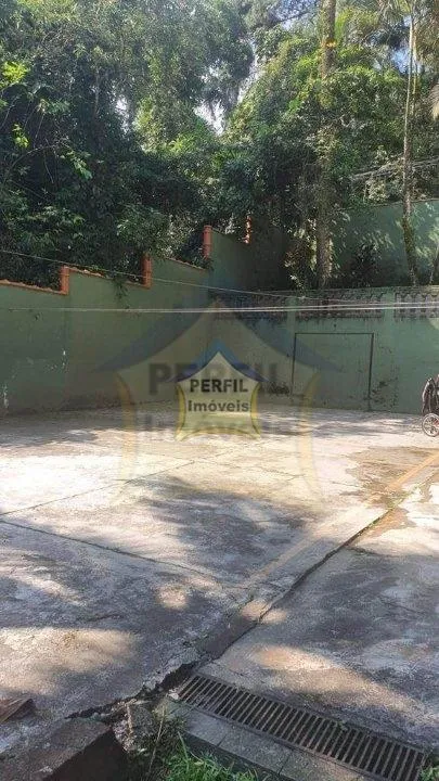 LINDA CASA à  venda no   bairro Jardim Clube de Campo, com3 dorm, 1 suíte, 200 m de  área construída