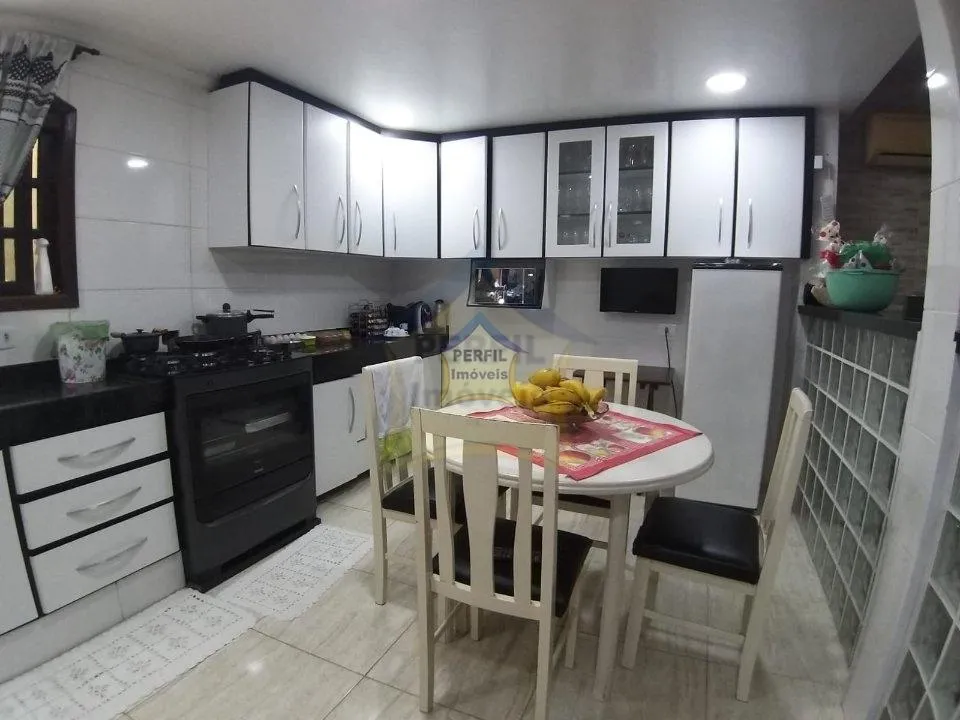 LINDA CHÁCARA À VENDA ,no bairro Dos Finco, 3 dorm, 1 suíte, 6 vagas, 450 m, 1200 m