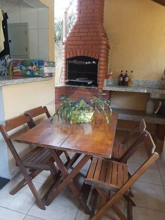 LINDA CHÁCARA À VENDA ,no bairro Dos Finco, 3 dorm, 1 suíte, 6 vagas, 450 m, 1200 m
