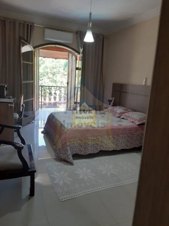 LINDA CHÁCARA À VENDA ,no bairro Dos Finco, 3 dorm, 1 suíte, 6 vagas, 450 m, 1200 m