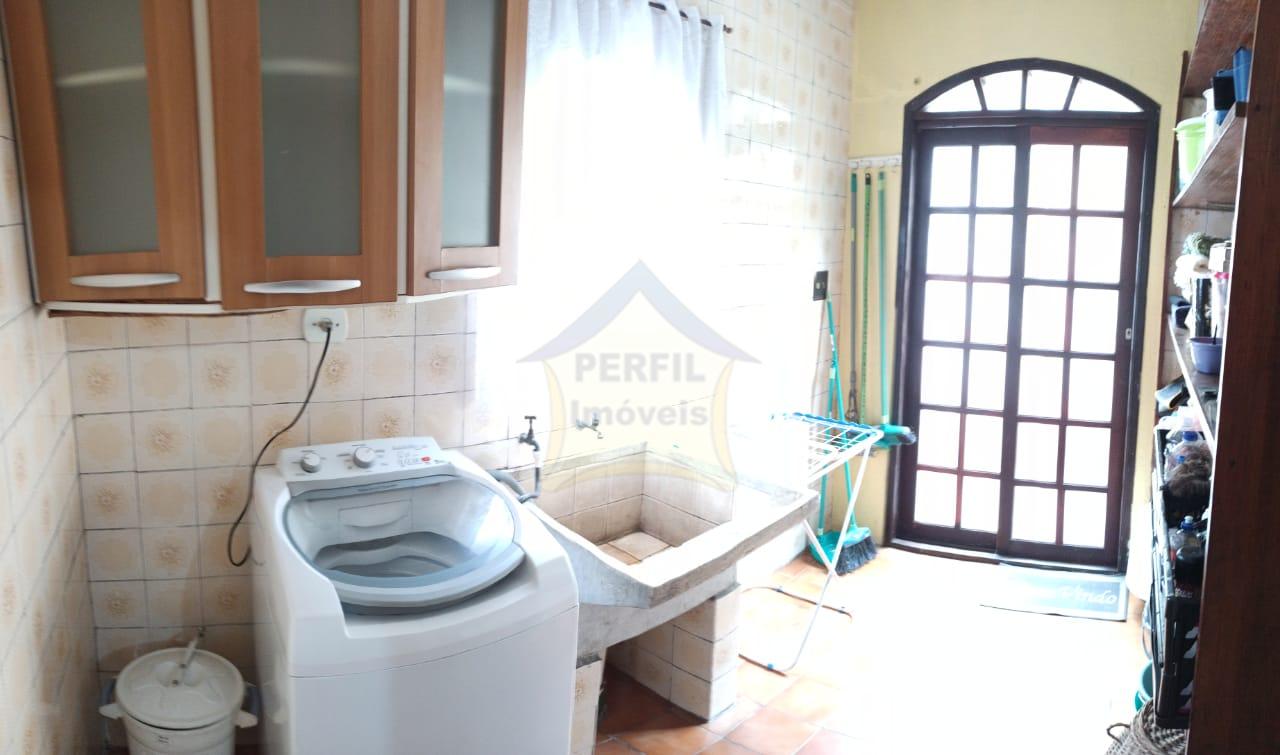 Casa à Venda no bairro Jardim Pilar, em Mauá- 2 dorm, 2 vagas.