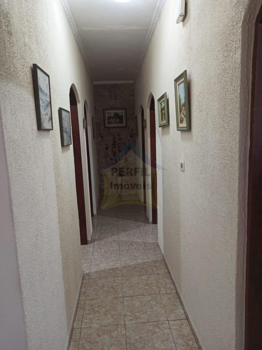 Casa à Venda no bairro Jardim Pilar, em Mauá- 2 dorm, 2 vagas.