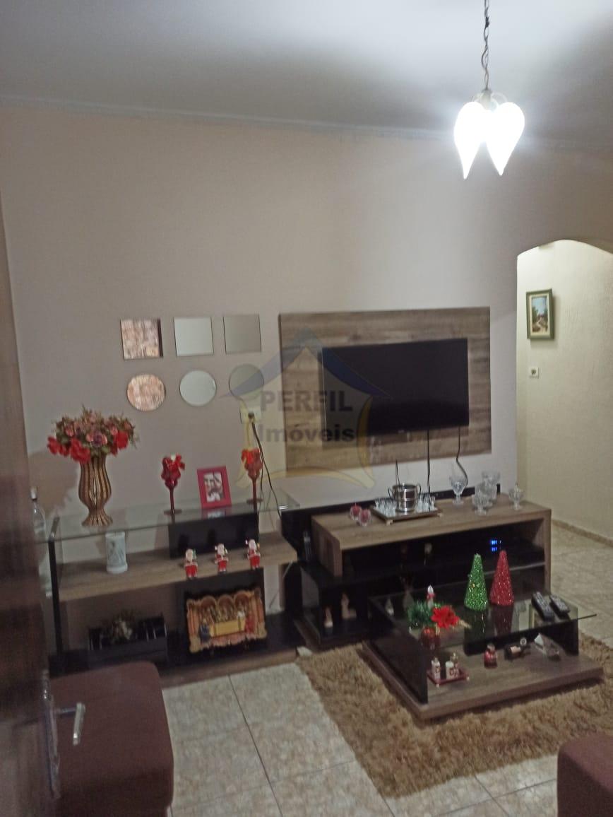 Casa à Venda no bairro Jardim Pilar, em Mauá- 2 dorm, 2 vagas.
