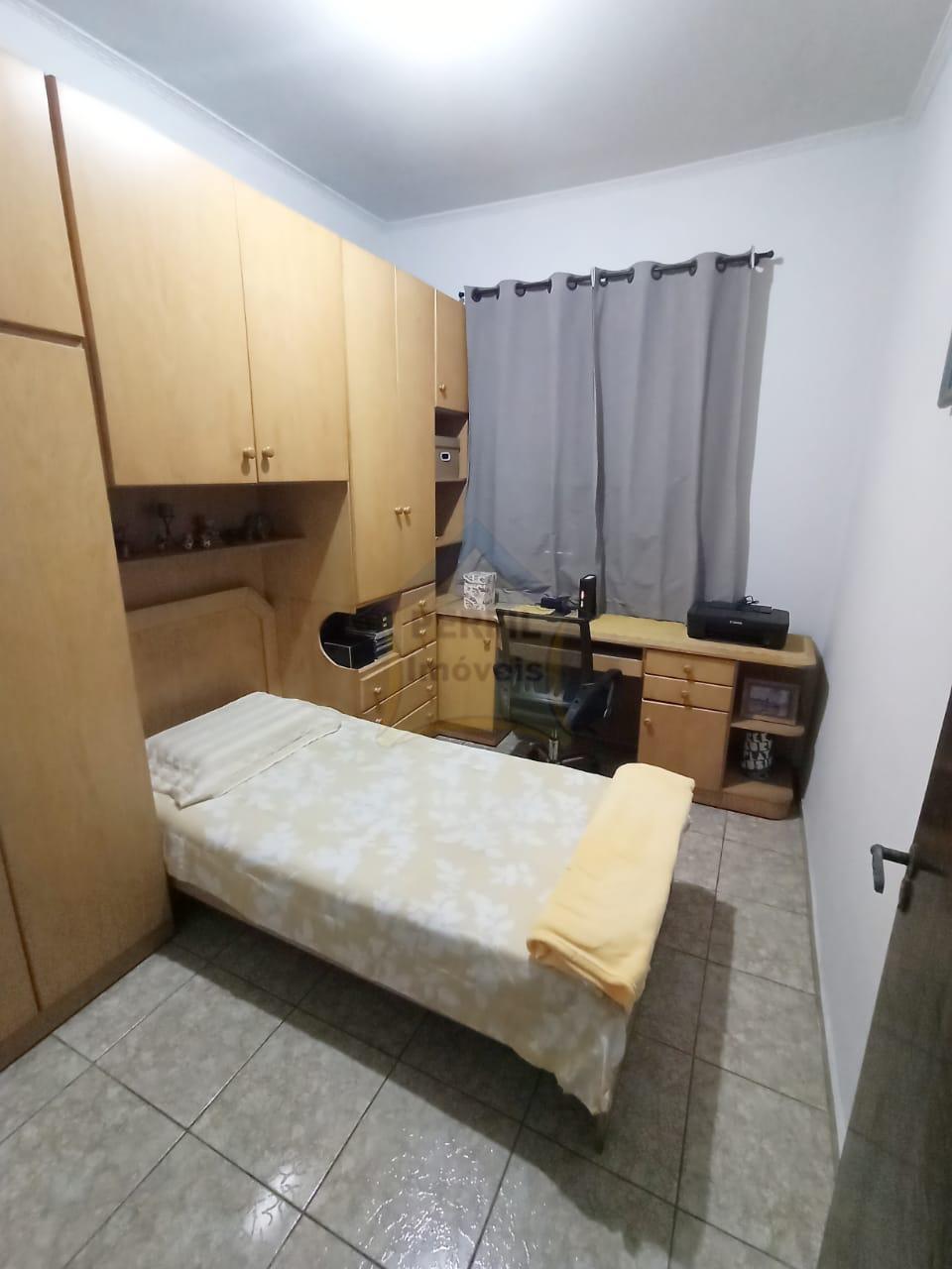 Casa à Venda no bairro Jardim Pilar, em Mauá- 2 dorm, 2 vagas.