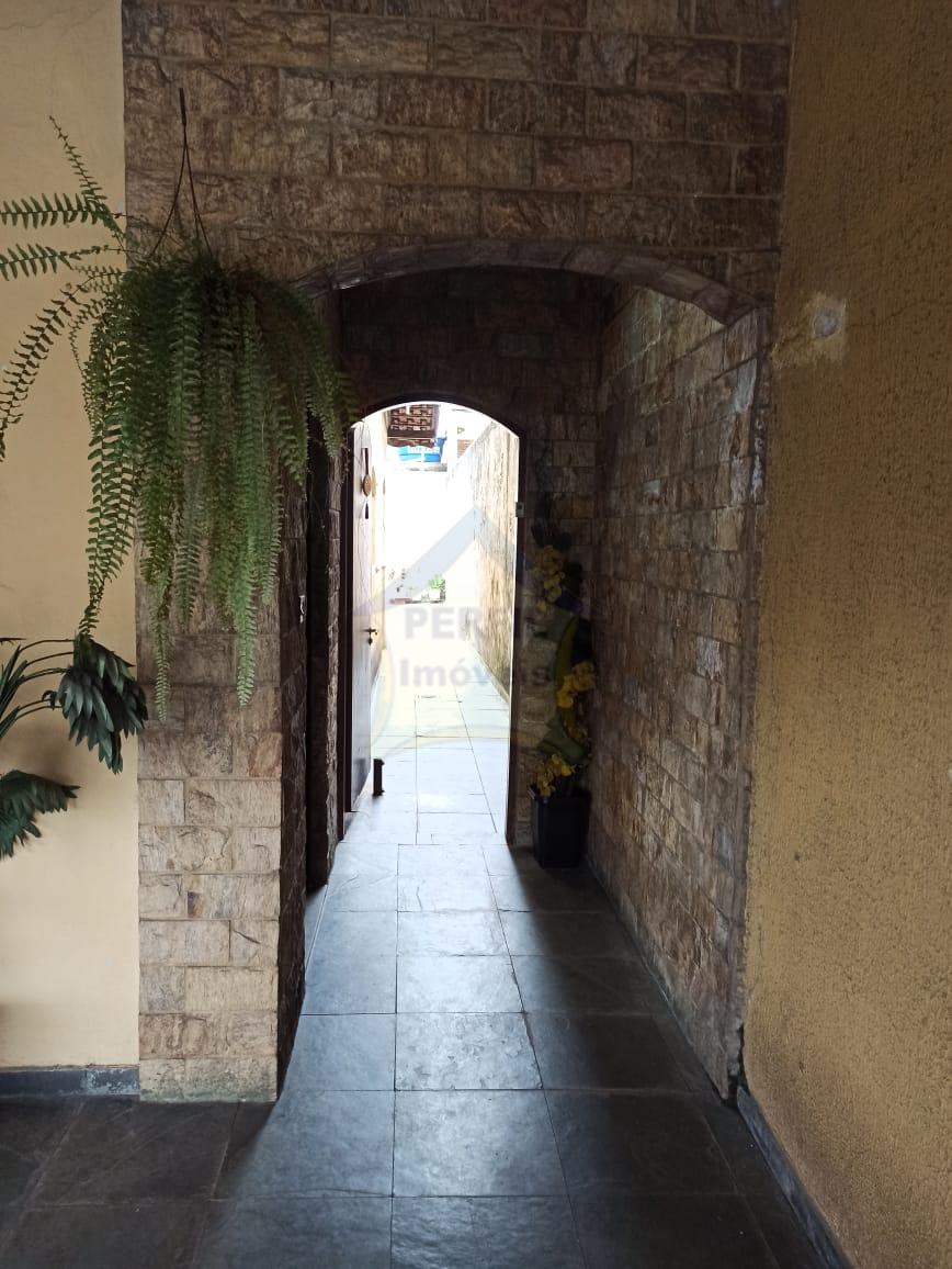 Casa à Venda no bairro Jardim Pilar, em Mauá- 2 dorm, 2 vagas.