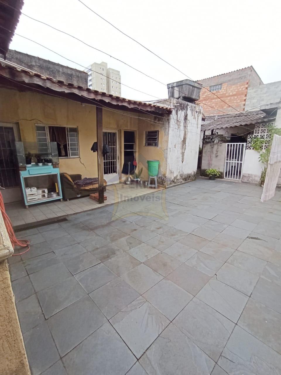 Casa à Venda no bairro Jardim Pilar, em Mauá- 2 dorm, 2 vagas.