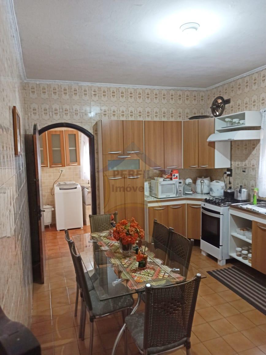 Casa à Venda no bairro Jardim Pilar, em Mauá- 2 dorm, 2 vagas.