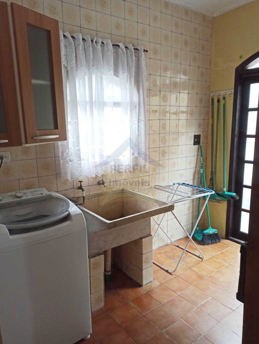 Casa à Venda no bairro Jardim Pilar, em Mauá- 2 dorm, 2 vagas.