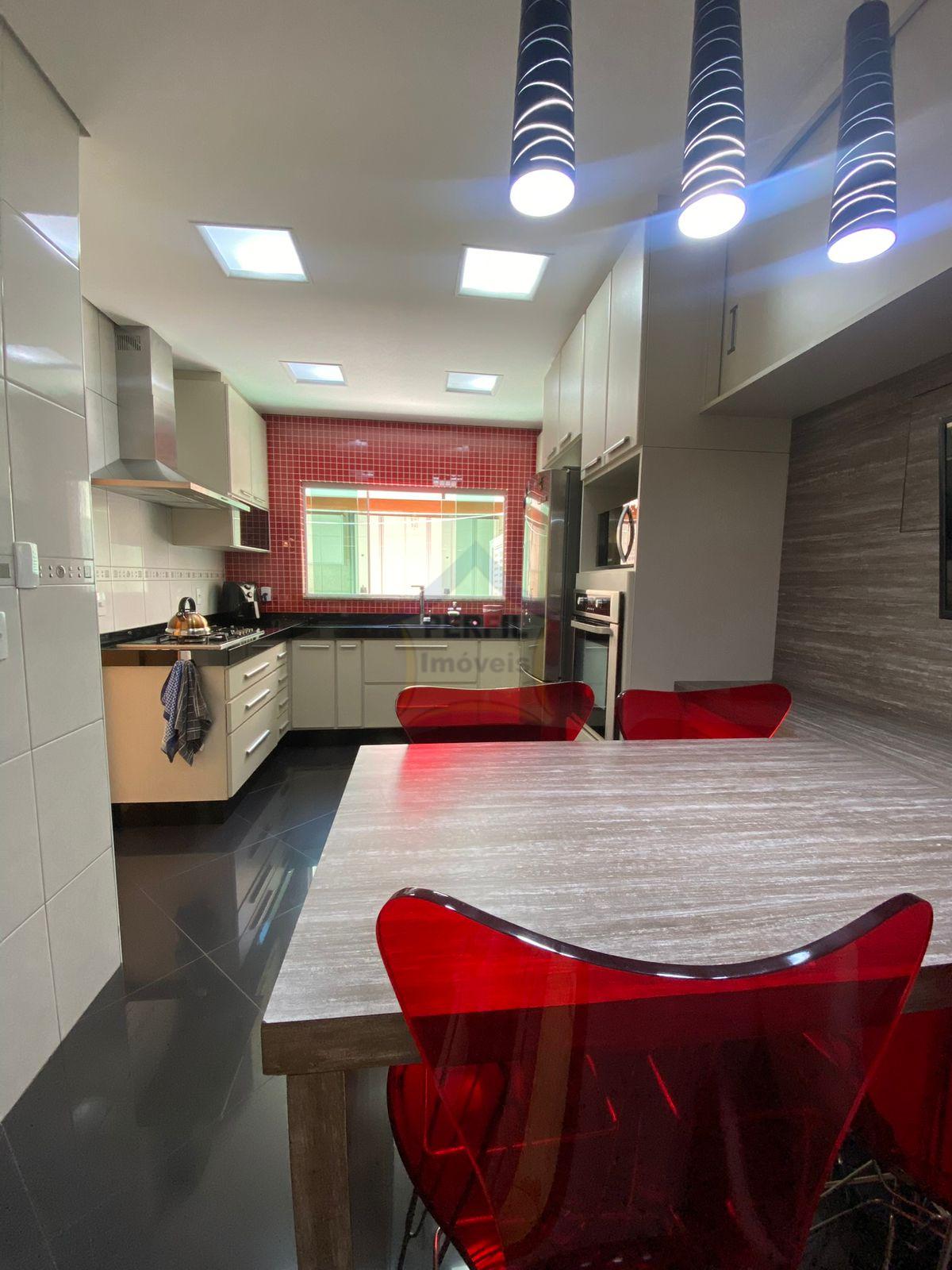 SOBRADO ALTO PADRÃO À VENDA EM SBC! MOBILIADO! LOC. PRIVILEGIADA !!