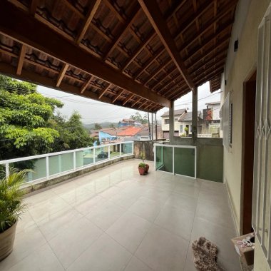 Linda Casa Térrea  de esquina à venda -Sta.  Luzia Ribeirão Pires