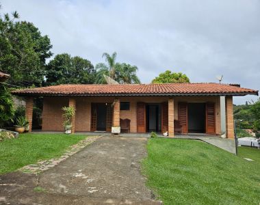 Chácara  à venda em Valinhos/SP, no bairro Chácaras São-  Com 2 casas .