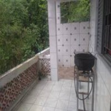 ÓTIMA CASA À VENDA, no bairro Itrapoá, 3 dorm, 1 suíte, 3 vagas. Área verde e churrasqueira.