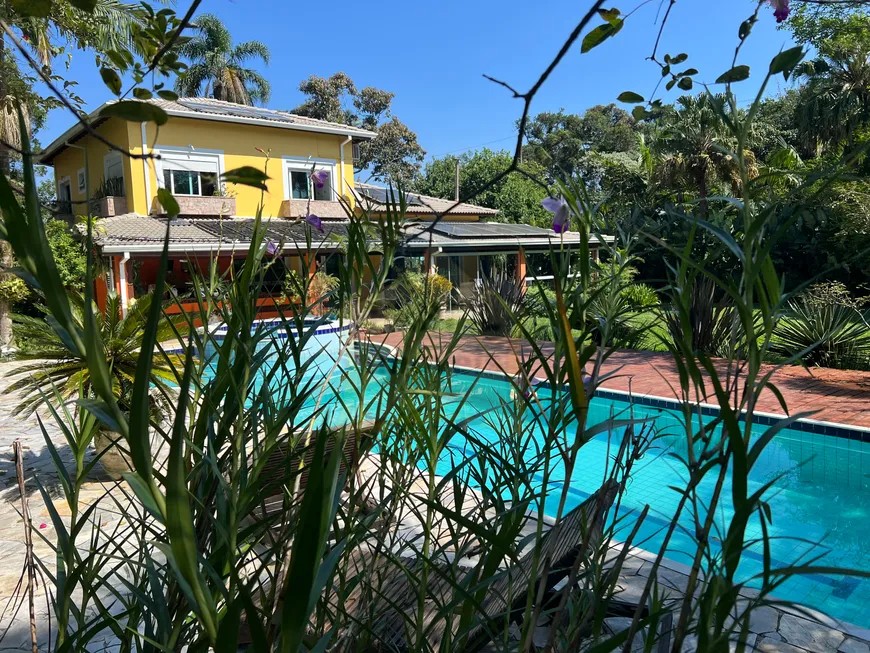 Sobrado 4 quartos para Venda no bairro Represa em Ribeirão Pires