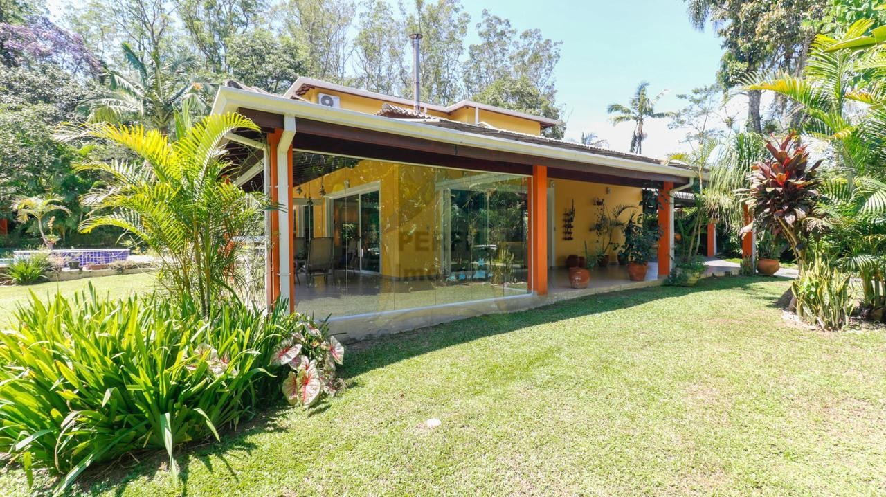 Sobrado 4 quartos para Venda no bairro Represa em Ribeirão Pires