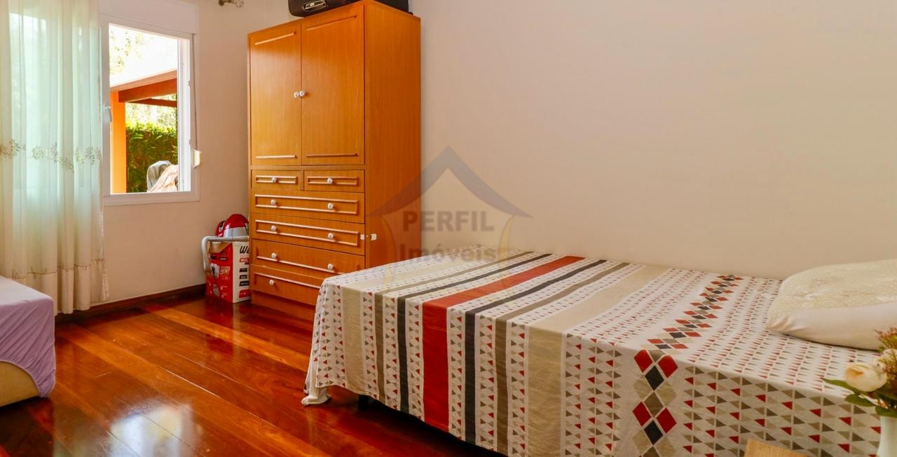 Sobrado 4 quartos para Venda no bairro Represa em Ribeirão Pires