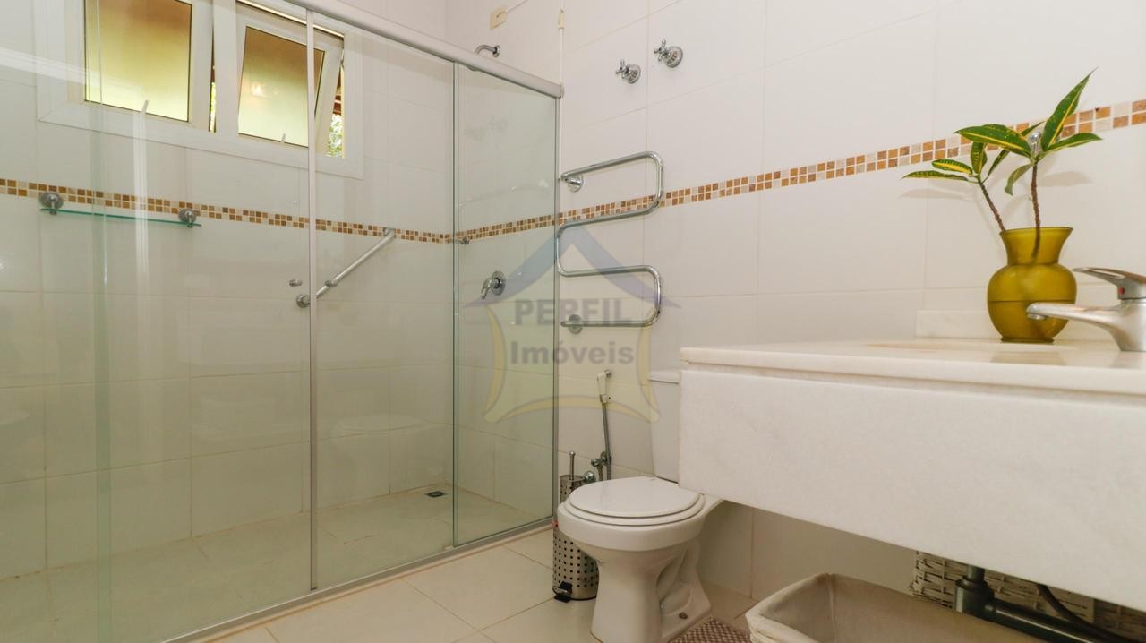 Sobrado 4 quartos para Venda no bairro Represa em Ribeirão Pires