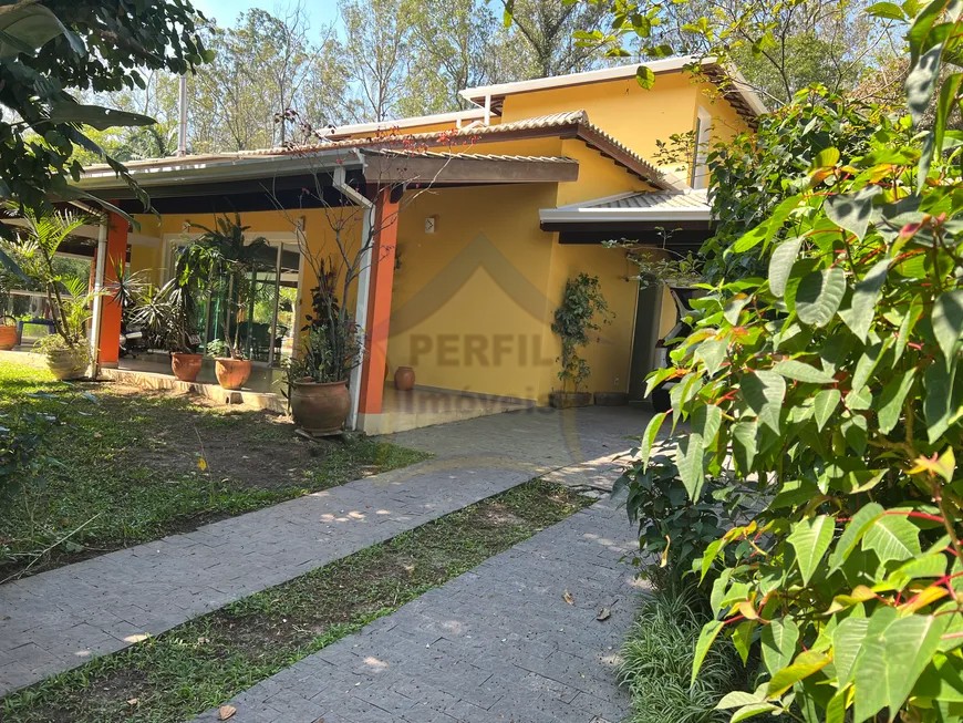 Sobrado 4 quartos para Venda no bairro Represa em Ribeirão Pires
