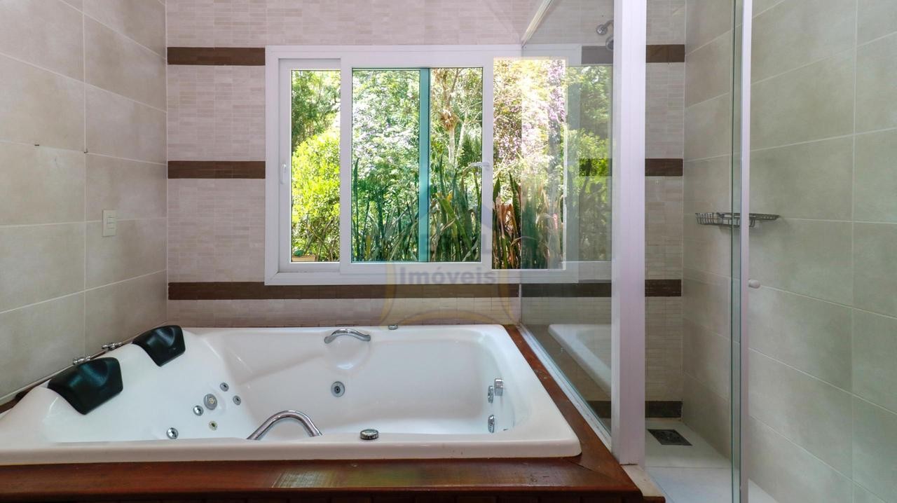 Sobrado 4 quartos para Venda no bairro Represa em Ribeirão Pires