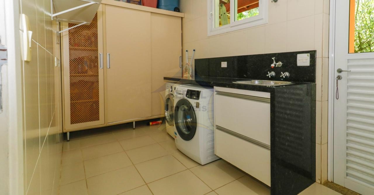 Sobrado 4 quartos para Venda no bairro Represa em Ribeirão Pires