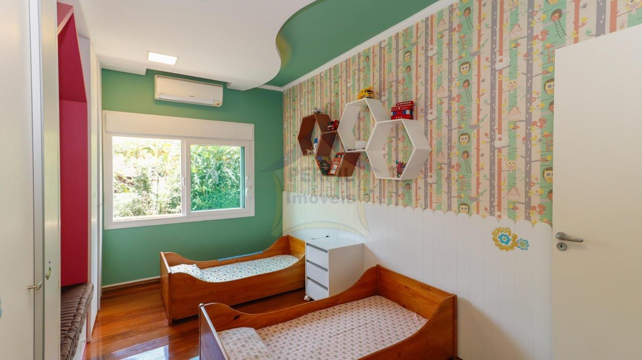 Sobrado 4 quartos para Venda no bairro Represa em Ribeirão Pires