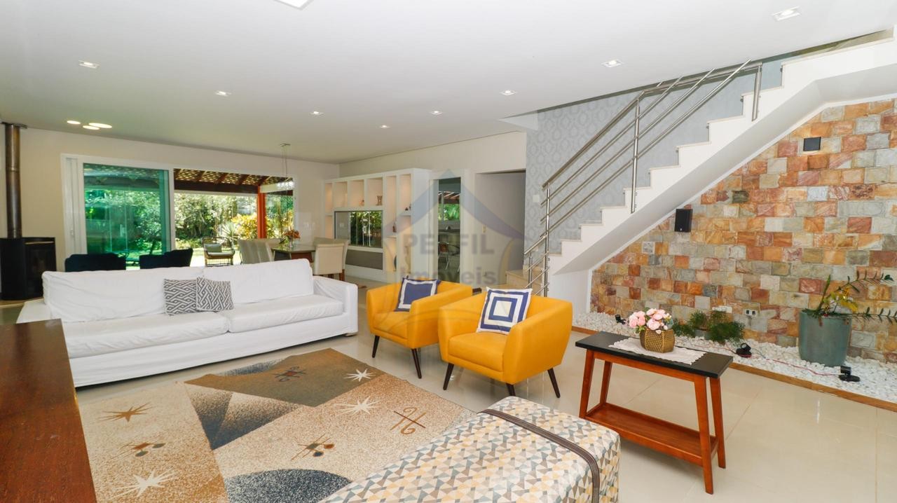 Sobrado 4 quartos para Venda no bairro Represa em Ribeirão Pires